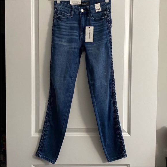 Judy Blue Braided Detail Relaxed Fit Skinny Leg Jeans - Picture 4 of 11